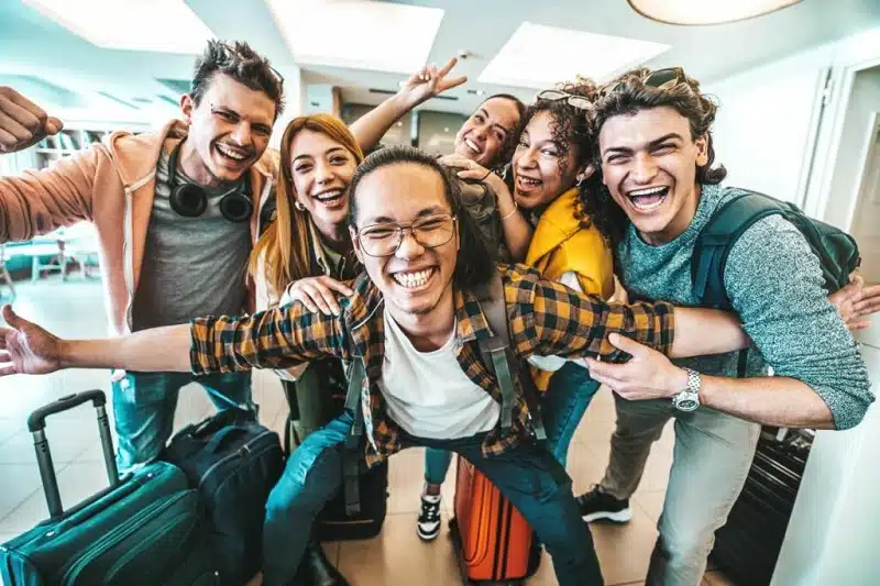 Rencontres locales et immersion dans la culture : apprendre à voyager autrement